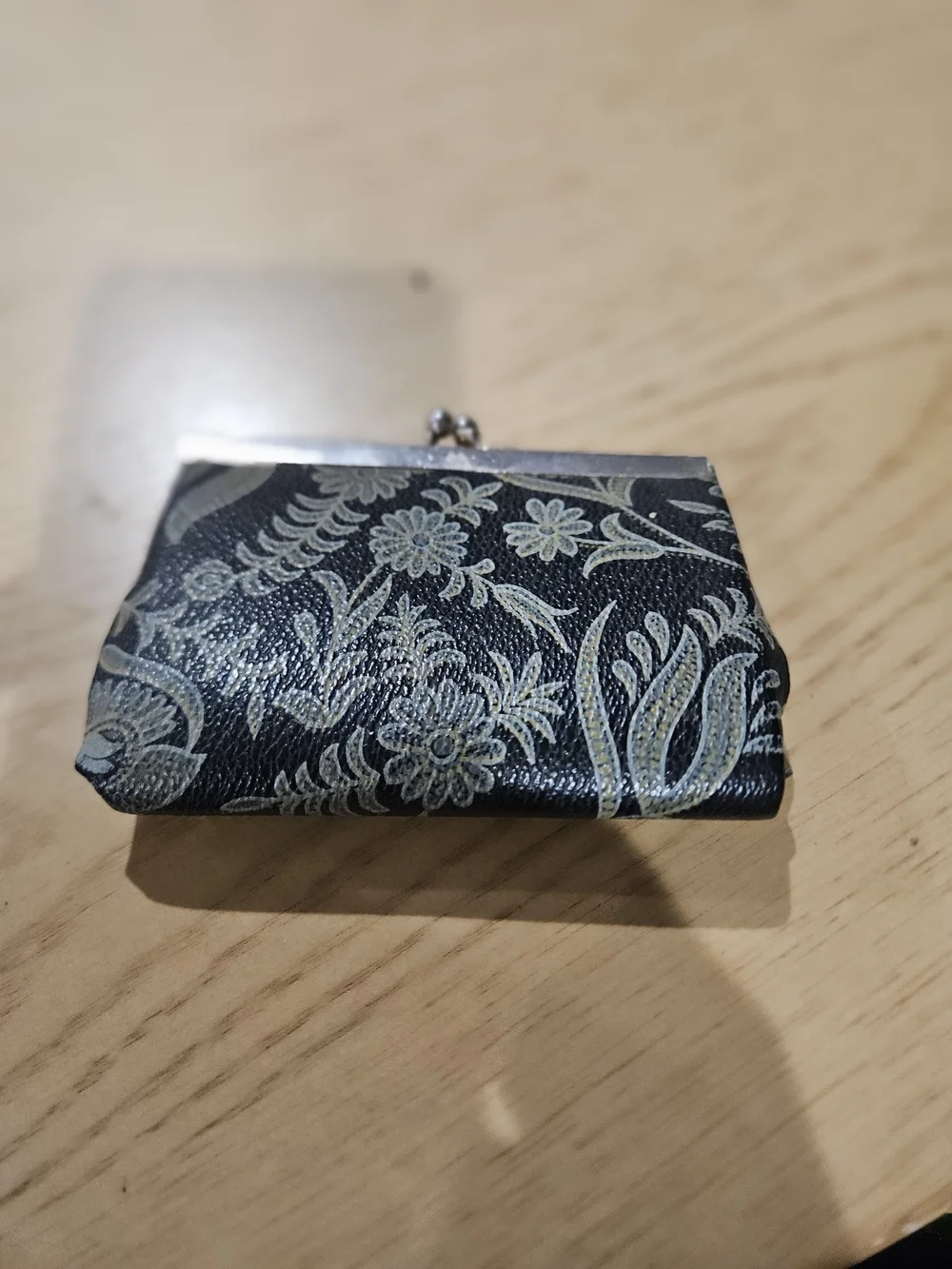 Vintage Floral Kiss Lock Coin Purse Wallet – Retro Mod Change Purse